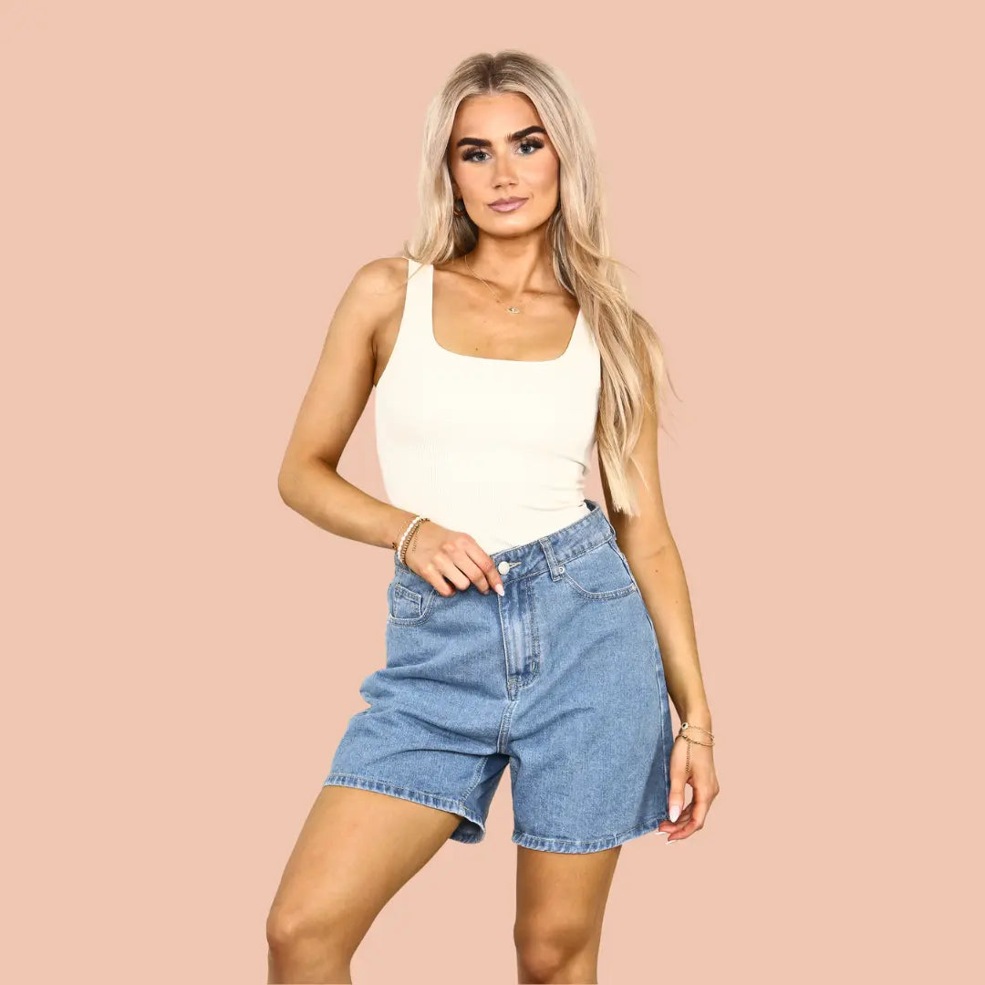 Women Premium Hot Denim Cotton Jeans Shorts Light Acid Wash shorts Comfortable Mom Boyfriend DNM Summer Hot Pants with Pockets Hem Sexy Girls Ladies Short Clubwear Summer Elaina Fashion